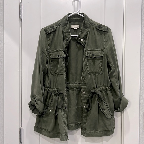 LOFT Jackets & Blazers - Fall is almost here! Loft Forest Green Women’s Utility Jacket - Extra Small